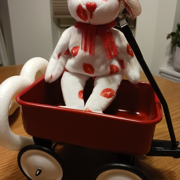 Smooth the Kisses Beanie Babie Bear - Picture 11 of 15